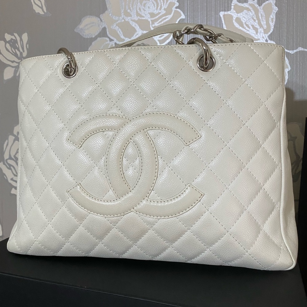 Chanel Gst - ❤️on my fb page - Lux Online Canada - $3500 cad emt -authentic ✅